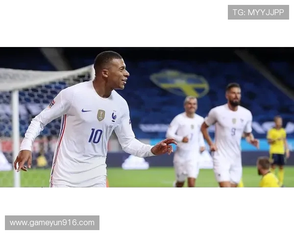 弗洛伦蒂诺亲赴佛罗里达慰劳皇马将士 向主帅阿隆索及球员致意