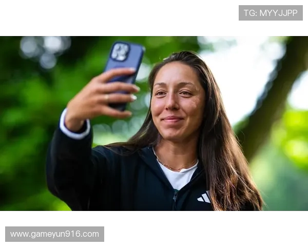 萨巴伦卡柏林站横扫马萨洛娃 草地赛季强势开启